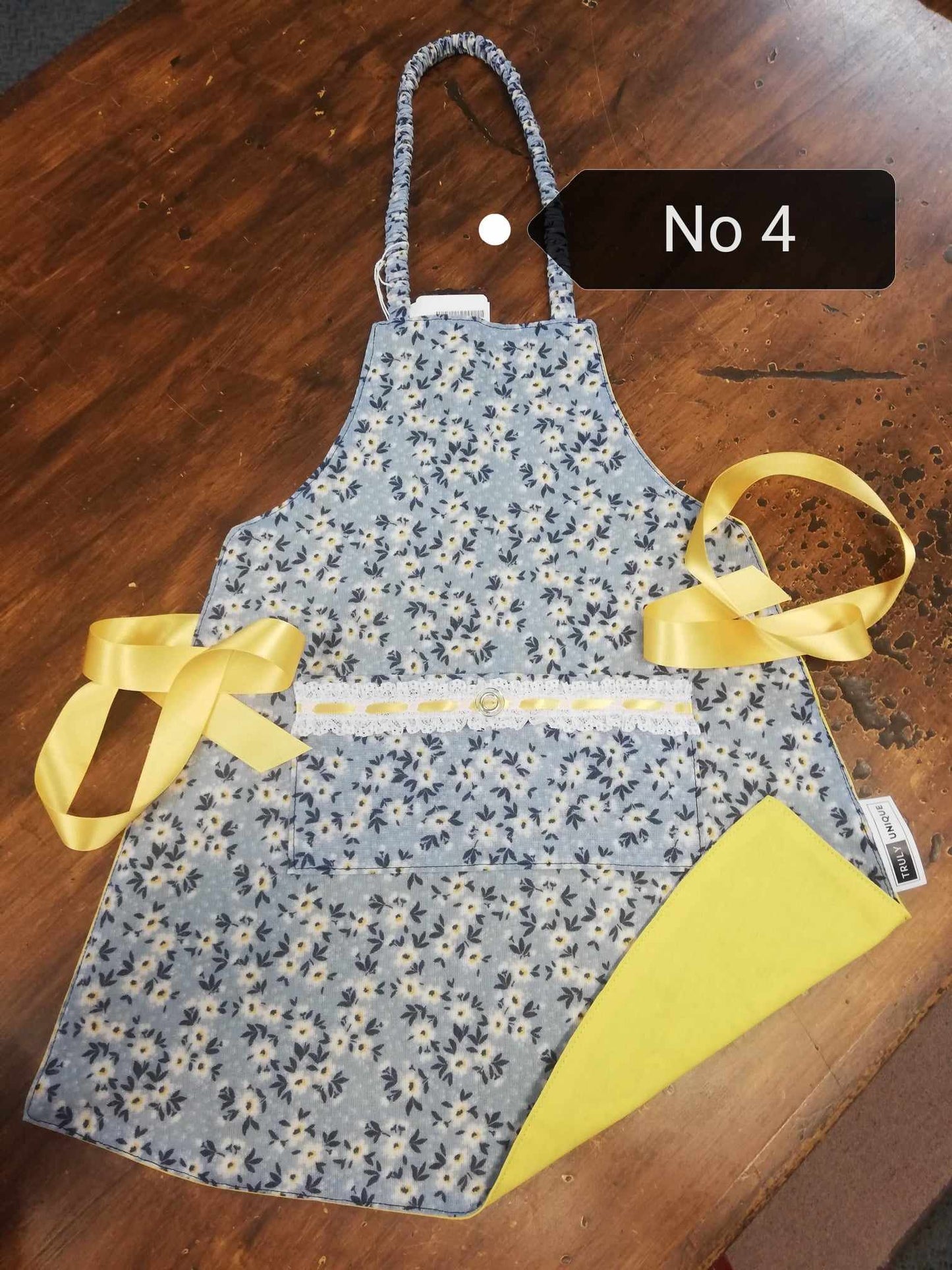 Child's Apron - 48cm w/pocket
